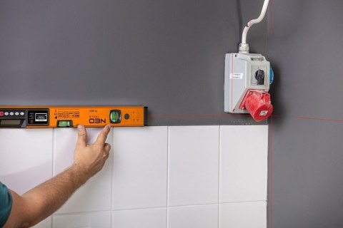POZIOMICA Z WYŚWIETLACZEM ELEKTRONICZNYM 60CM. NEO POZIOMICA Z WYŚWIETLACZEM ELEKTRONICZNYM 60CM. NEO