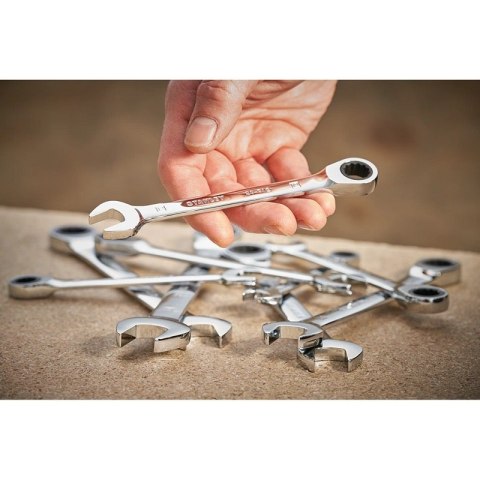 KLUCZ PŁASKO-OCZKOWY Z GRZECHOTKĄ 17 MM STANLEY KLUCZ PŁASKO-OCZKOWY Z GRZECHOTKĄ 17 MM STANLEY
