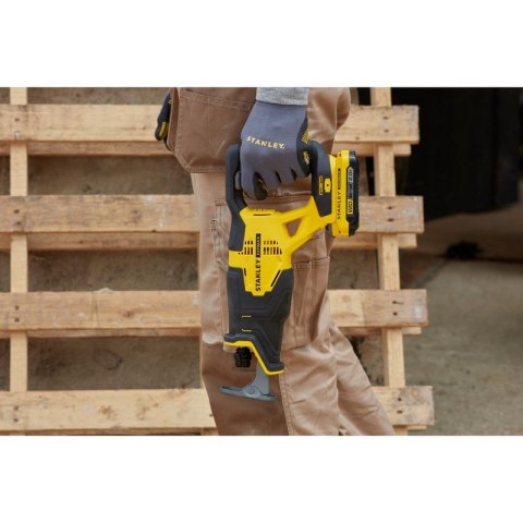 AKUMULATOROWA PIŁA SZABLASTA 18V V20 BL 2*2.0AH STANLEY