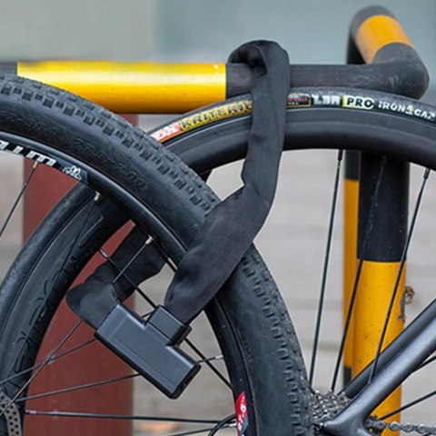 Zapięcie rowerowe gruby łańcuch w osłonie zamek na klucz 0.97 m - czarne Zapięcie rowerowe gruby łańcuch w osłonie zamek na klucz 0.97 m - czarne