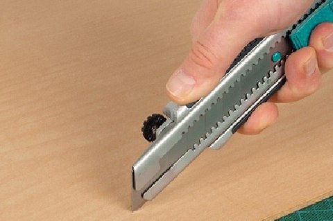 NÓŻ PROFESJONALNY Z ODŁAMYWANYM OSTRZEM 25MM WOLFCRAFT NÓŻ PROFESJONALNY Z ODŁAMYWANYM OSTRZEM 25MM WOLFCRAFT