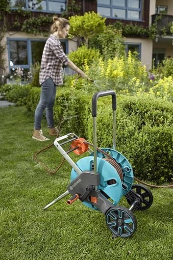 WÓZEK NA WĄŻ CLEVERROLL M GARDENA